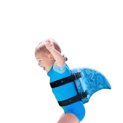 子供 の 浮遊 玩具 WOOWAVE 水泳 訓練 の ため の サメ の 羽
